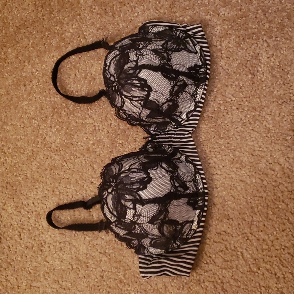 NWOT VS 34C balconet bra love air push up padded lace stripe black white